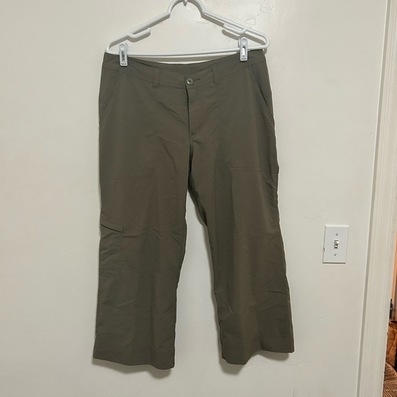 Patagonia green capri cropped pants size 8 - Picture 1 of 11